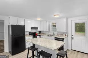 17 Russell Ave, Garden City, GA 31408 - Photo 9