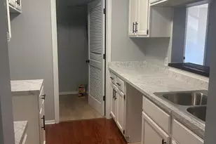 5516 Mountain Springs Cir, Stone Mountain, GA 30088 - Photo 7