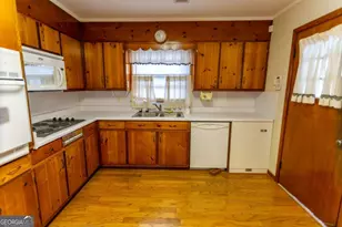 4360 E River Rd, Baxley, GA 31513 - Photo 13