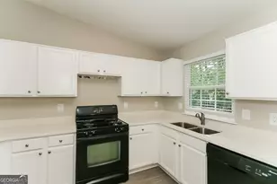 6695 Emerald Pointe Cir, South Fulton, GA 30349 - Photo 7