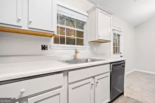 210 W Village Ct, Riverdale, GA 30296 - Photo 3