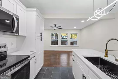 6179 Holiday Boulevard, Forest Park, GA 30297 - Photo 7