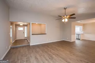 3240 Trotters Walk Cir, Snellville, GA 30078 - Photo 3