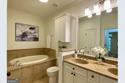 825 Highland Lane NE #APT 1111, Atlanta, GA 30306 - Photo 9