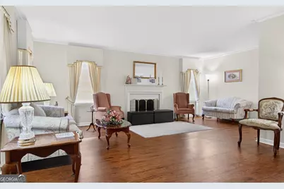 127 W Stuart Avenue, Lyons, GA 30436 - Photo 11