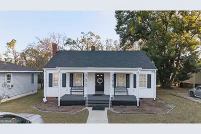 127 W Stuart Avenue, Lyons, GA 30436 - Photo 1