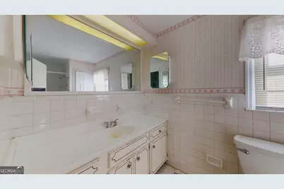 127 W Stuart Avenue, Lyons, GA 30436 - Photo 51