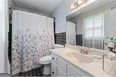 564 Allana Court, Stone Mountain, GA 30087 - Photo 17