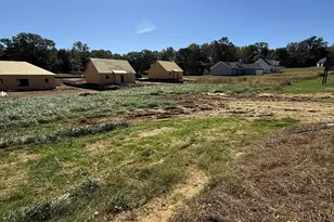 174 Charlotte Cir, Statham, GA 30666 - Photo 27