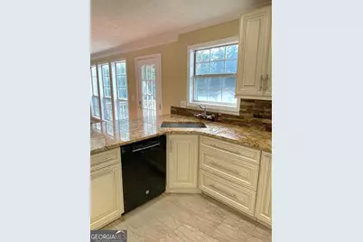 1276 Huntington Place Circle, Lithonia, GA 30058 - Photo 3