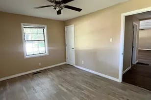 203 Vienna Cir, Fort Valley, GA 31030 - Photo 9