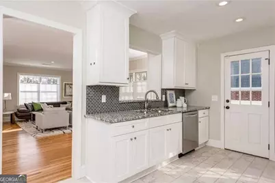 311 Delmont Drive NE #UPSTAIRS, Atlanta, GA 30305 - Photo 7