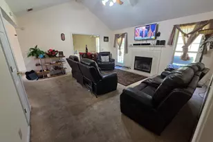 125 Ridgefield Cir, Lagrange, GA 30241 - Photo 3