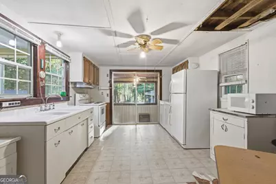 71 Lazy Day Lane, Lavonia, GA 30553 - Photo 3