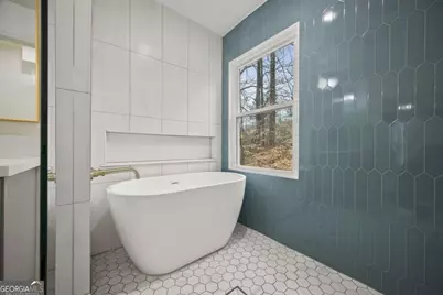 2433 Helmsdale Drive NE, Atlanta, GA 30345 - Photo 23