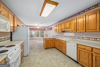 161 Springbrook Drive, Cornelia, GA 30531 - Photo 7