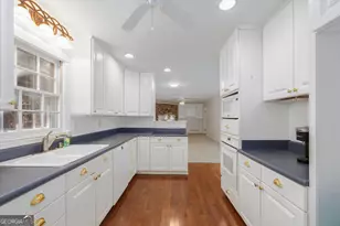 2350 Oxbow Cir, Stone Mountain, GA 30087 - Photo 15