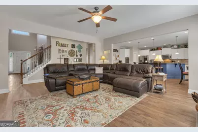 360 Walden Pond Way, Senoia, GA 30276 - Photo 11