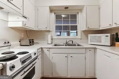 158 Maribeau Square NW, Atlanta, GA 30327 - Photo 15