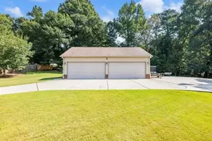 886 Jefferson Walk Cir, Jefferson, GA 30549 - Photo 5