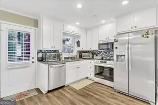 450 Valley Woods Cir SE, Conyers, GA 30094 - Photo 9