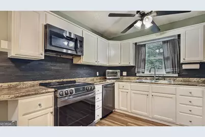 202 Montclair Drive, Calhoun, GA 30701 - Photo 7