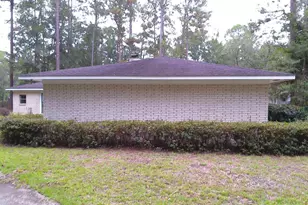 301 Lakeview Dr, Hinesville, GA 31313 - Photo 15