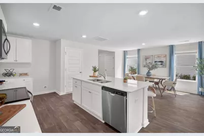 1024 Lakes Boulevard, Brunswick, GA 31525 - Photo 15