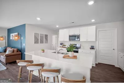 1024 Lakes Boulevard, Brunswick, GA 31525 - Photo 3