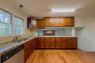 518 Barbashela Cir, Stone Mountain, GA 30088 - Photo 5