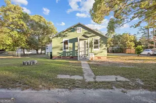 241 S Elm Ln, Jesup, GA 31546 - Photo 1