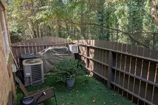 6980 Roswell Rd, Sandy Springs, GA 30328 - Photo 21