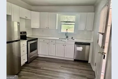 5552 Lakeside Drive, Union City, GA 30291 - Photo 9