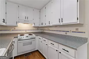 650 Corbin Lake Ct, Atlanta, GA 30350 - Photo 17