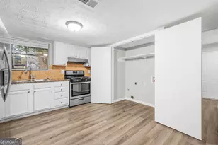 6706 Bent Creek Dr, Rex, GA 30273 - Photo 5