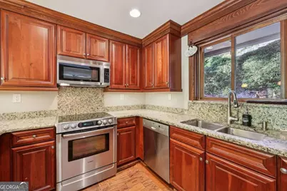 7080 Riverside Drive, Sandy Springs, GA 30328 - Photo 9