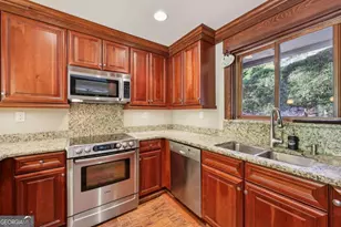 7080 Riverside Dr, Sandy Springs, GA 30328 - Photo 9