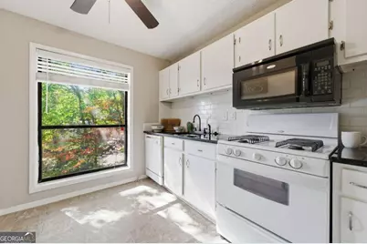 1202 Wynnes Ridge Circle SE, Marietta, GA 30067 - Photo 7