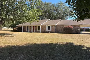 934 Southside Dr, Blakely, GA 39823 - Photo 1