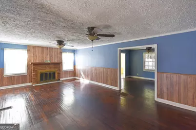 3049 Cloverhurst Drive, East Point, GA 30344 - Photo 3