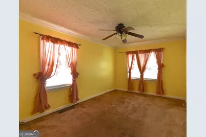 3049 Cloverhurst Drive, East Point, GA 30344 - Photo 9