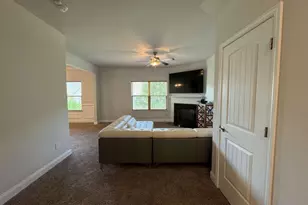 6234 Hickory Ln Cir, Union City, GA 30291 - Photo 9