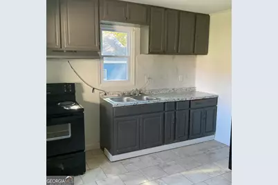 541 W Lake Avenue NW, Atlanta, GA 30318 - Photo 3