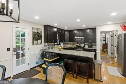 9156 Branch Valley Way, Roswell, GA 30076 - Photo 3