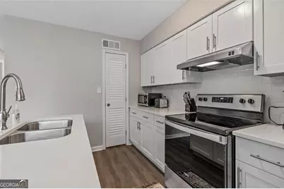 1749 Hawthorne Avenue, College Park, GA 30337 - Photo 9