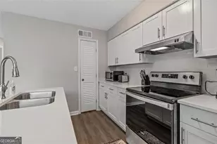 1749 Hawthorne Ave, College Park, GA 30337 - Photo 9