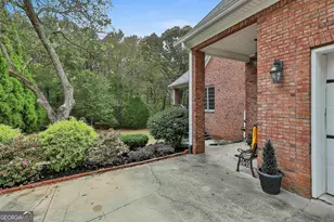 21 Lake Park Ct, Sharpsburg, GA 30277 - Photo 9