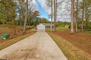 148 Allen Dr, Lavonia, GA 30553 - Photo 1
