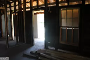 339 Atlanta St, Barnesville, GA 30204 - Photo 17