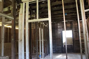 339 Atlanta St, Barnesville, GA 30204 - Photo 11